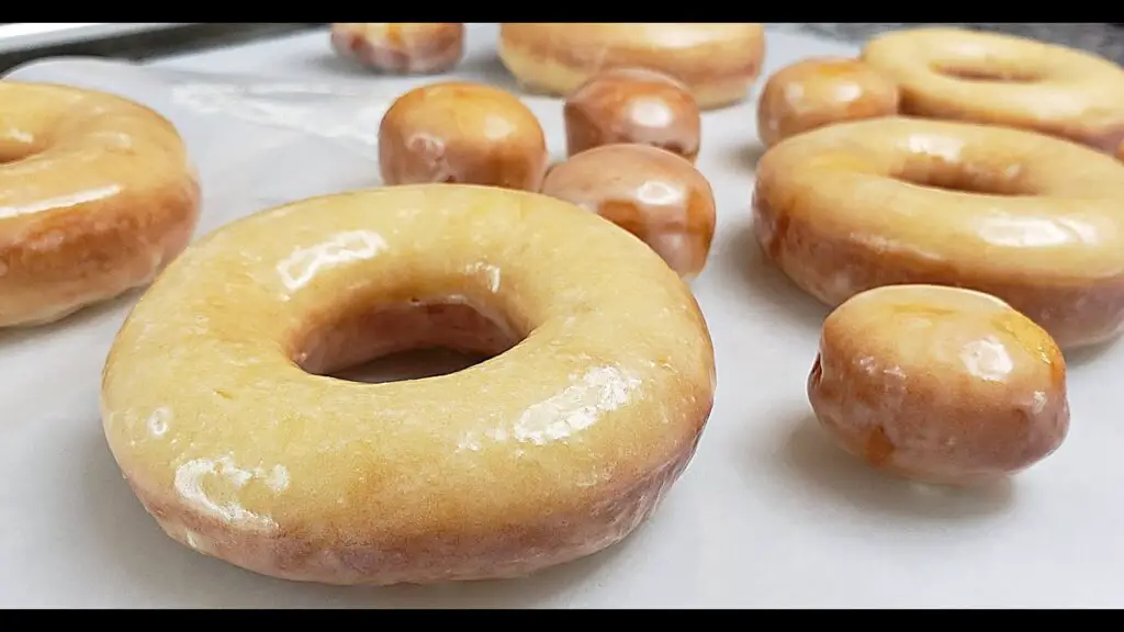 Homemade Krispy Kreme Style Glazed Donuts Findatorr