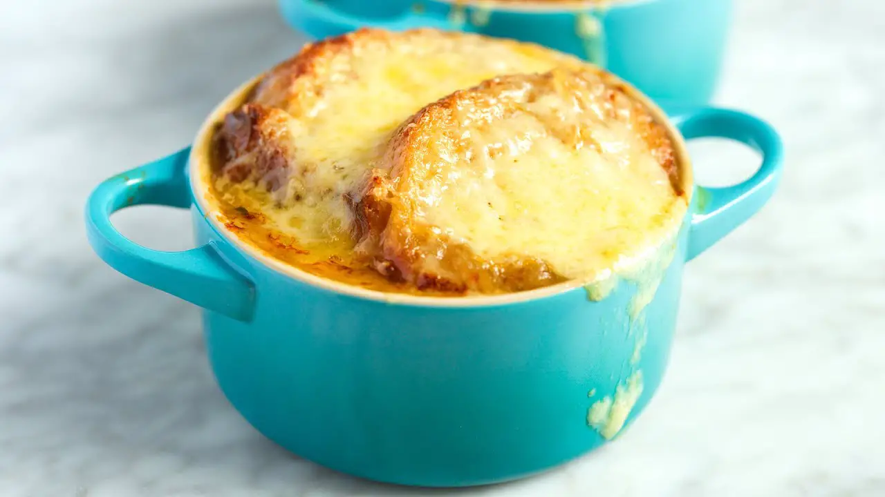 best-red-onion-soup-recipe-with-brie-simple-tasty-good-recipe