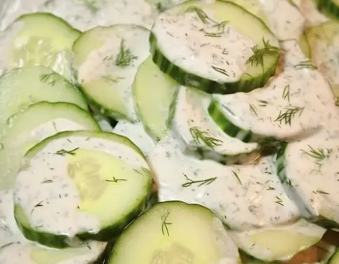 Sour Cream Cucumber Salad – Findatorr