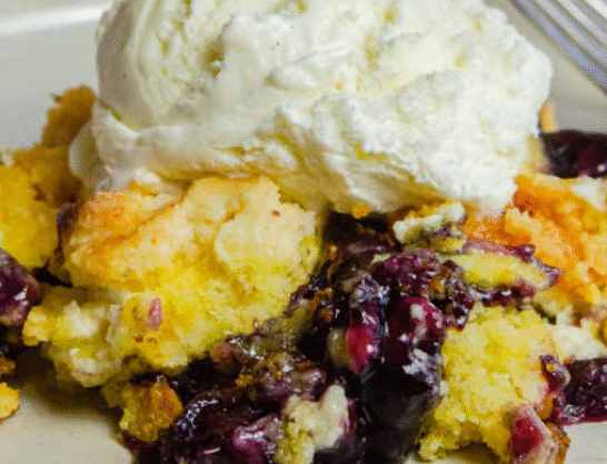 4-Ingredient Blueberry Cheesecake Dump Cake