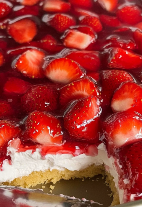 Delicious Strawberry Cream Cheese Icebox Cake Recipe