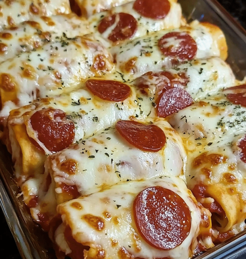 Cheesy Pepperoni Pizza Roll-Ups Cheesy Pepperoni Pizza Roll-Ups