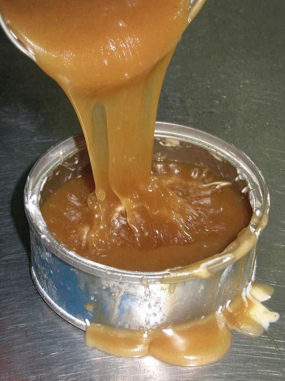 Delicious caramel dip for apples