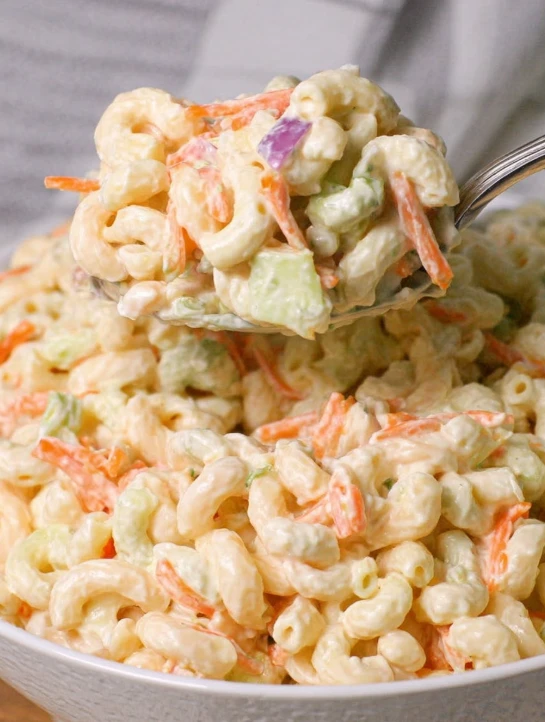 Classic Creamy Macaroni Salad