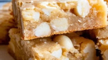 White Chocolate Macadamia Cookie Bars