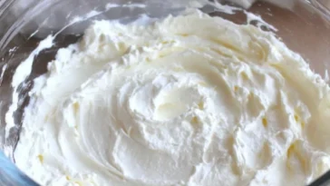 Old-Fashioned Family Chantilly Cream