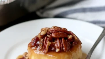 Pecan Cream Cheese Rolls